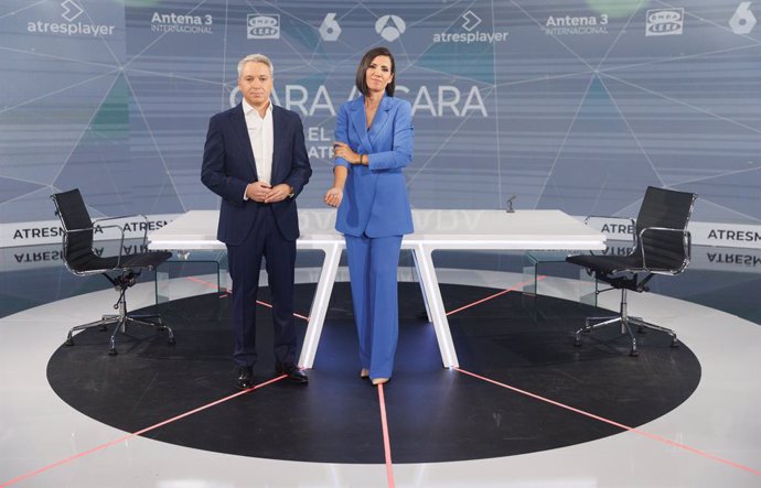 Los presentadores Ana Pastor y Vicente Vallés durante una rueda de prensa del 'Cara a Cara. El Debate', en Atresmedia, a 7 de julio de 2023, en Madrid (España).