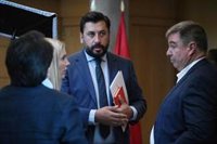 Díaz-Pache ve "sobreactuación" en Vox por comparecencias y defiende los tiempos para que consejeros expliquen sus líneas