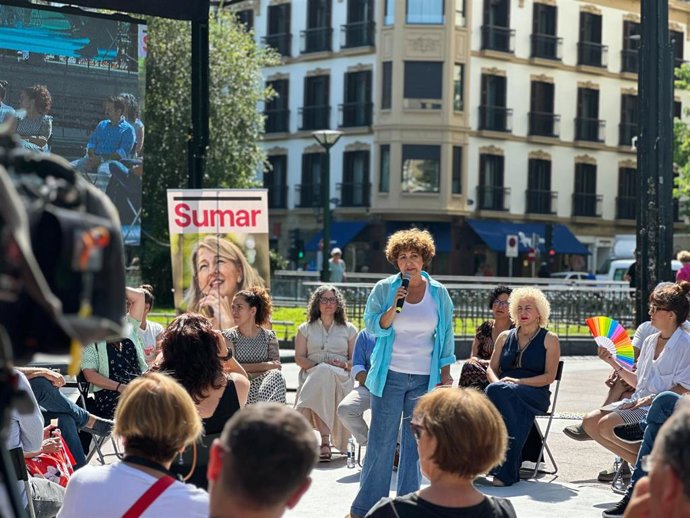 La cabeza de lista de Sumar por Gipuzkoa, Pilar Garrido, en un acto en Donostia