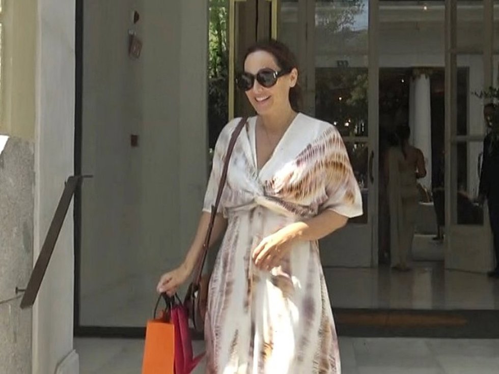 TAMARA FALCÓ SALE DEL HOTEL RITZ DE MADRID HORAS ANTES DE SU PREBODA