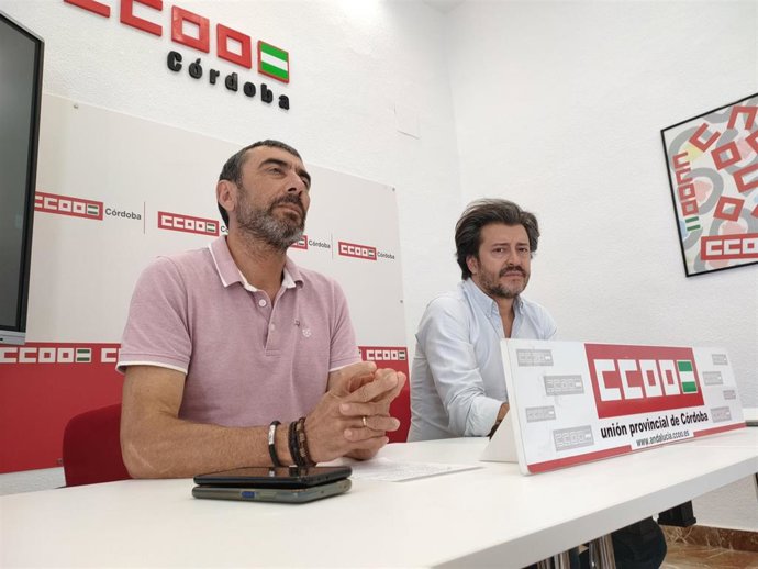 Los responsables de CCOO, en rueda de prensa.