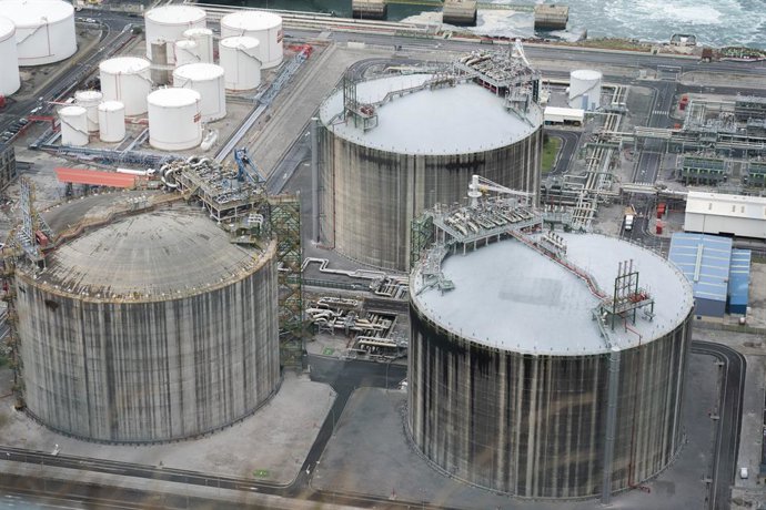 Archivo - Vista de la planta regasificadora de la Bahía de Bizkaia Gas (BBG), a 10 de octubre de 2022, en Vizcaya, Bilbao, País Vasco (España). BBG es una de las opciones más interesantes para las empresas gasistas europeas dada la estratégica ubicación
