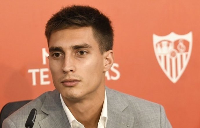 El futbolista argentino Federico Gattoni, presentado con el Sevilla FC.