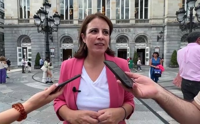 La vicesecretaria general de Acción Política e Institucional de la FSA-PSOE y cabeza de lista al Congreso por Asturias, Adriana Lastra.