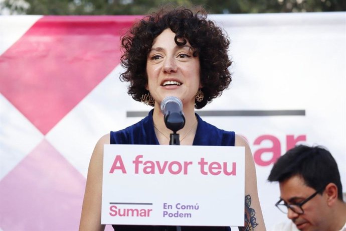 La candidata de Sumar-En Comú Podem al Congreso, Aina Vidal, en un acto en Santa Coloma