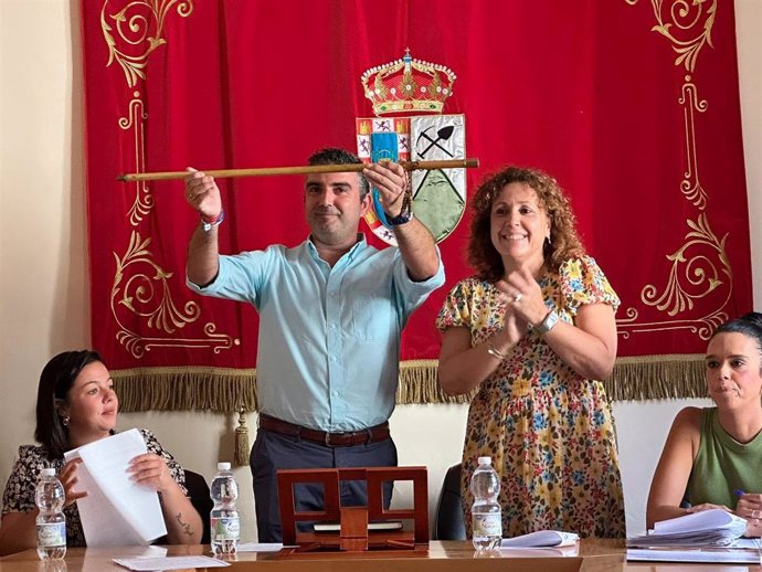 Francisco Suero se proclama nuevo alcalde de Alosno