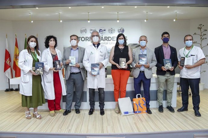 Entrega de libros a Torrecárdenas, en Almería