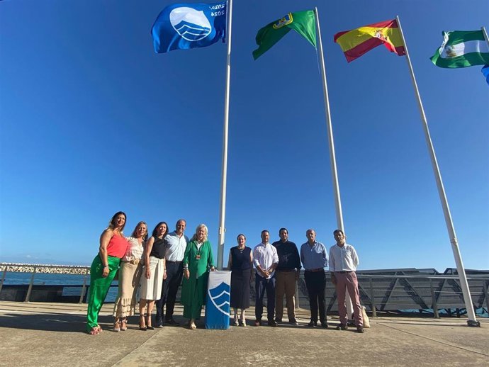 Izada la bandera azul del puerto deportivo de Rota