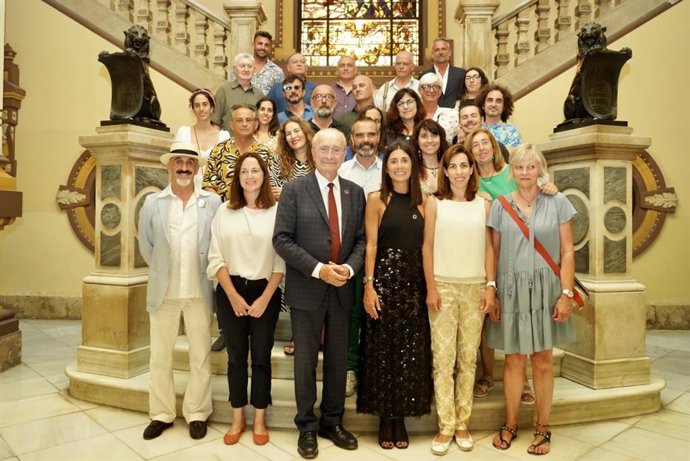 Acto de entrega de fondos del proyecto solidario 'Art for change. Málaga: animalario para la agenda 2030', que se han donado al Instituto Jane Goodall, la Fundación Santuario Gaia y la Sociedad Protectora de Animales y Plantas de Málaga.