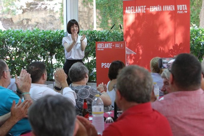 La ministra de Ciencia e Innovación y cabeza de lista del PSOE por la provincia de Valencia, Diana Morant, participa en un acto en Buñol (Valencia)