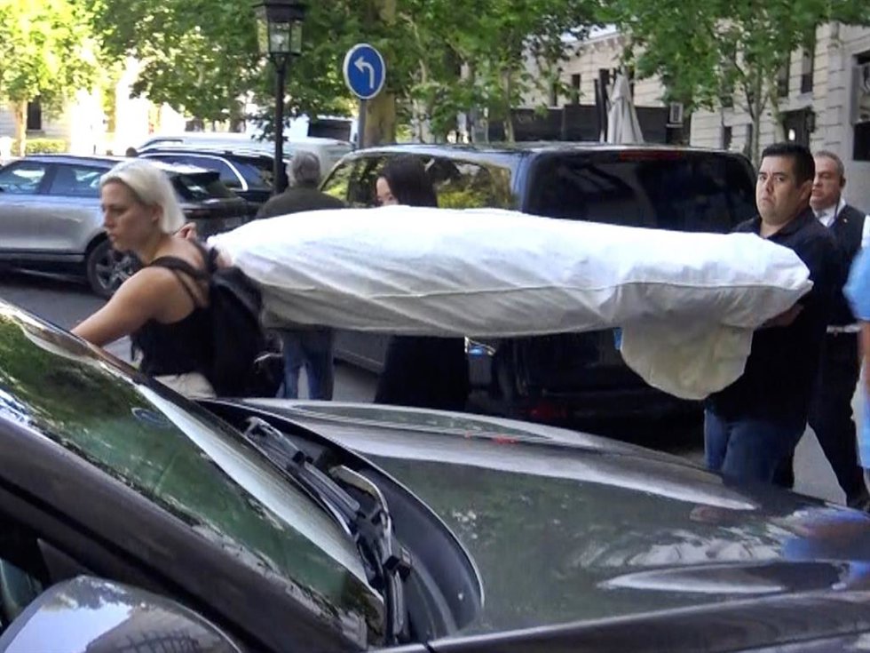 LOS VESTIDOS DE NOVIA DE TAMARA FALCÓ SALEN DEL HOTEL RITZ