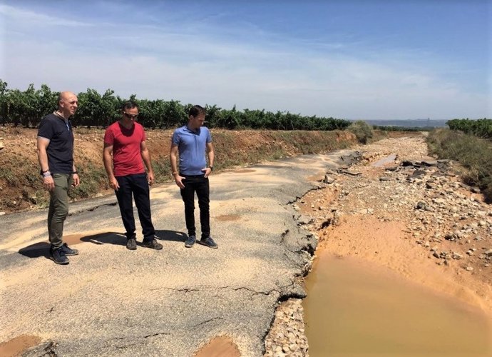 El consejero Osés, durante la visita a las zonas afectadas