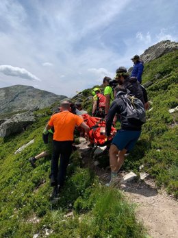 Rescate de la corredora lesionada