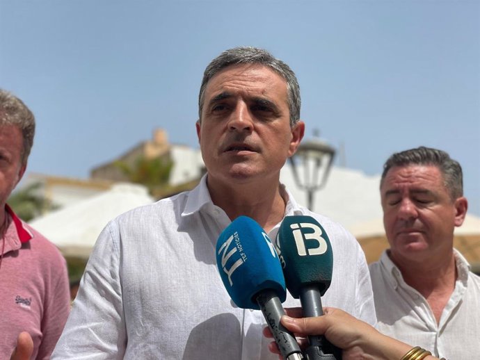 El candidato del PP balear al Congreso de los Diputados, José Vicente Marí Bosó, en rueda de prensa