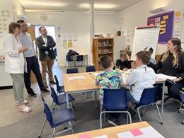 La consellera d'Acció Exterior i Unió Europea, Meritxell Serret, visita l'Escola Catalana de Londres