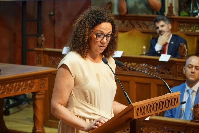 La secretaria general y portavoz de los Socialistas de Mallorca, Catalina Cladera, en un momento de su discuros.