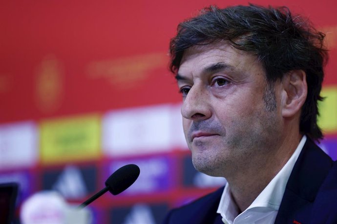 Archivo - Santi Denia, head coach of Spain U21, attends during a press conference.
