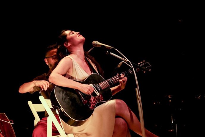 Archivo - La cantante Sílvia Pérez Cruz durante una actuación.