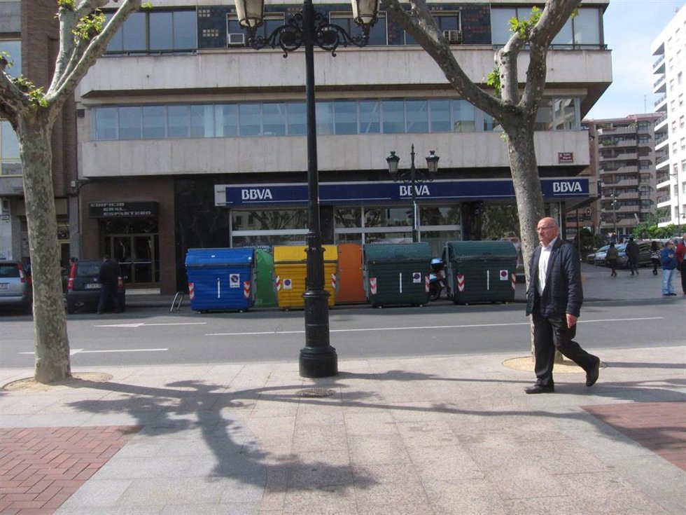 Archivo - Contenedores en Logroño