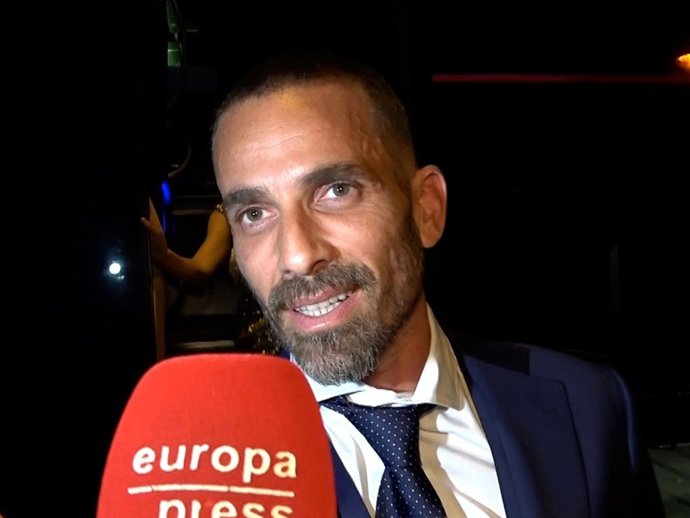 DAMIÁN MOLLÁ LLEGA AL RITZ TRAS LA BODA DE TAMARA FALCÓ E ÍÑIGO ONIEVA