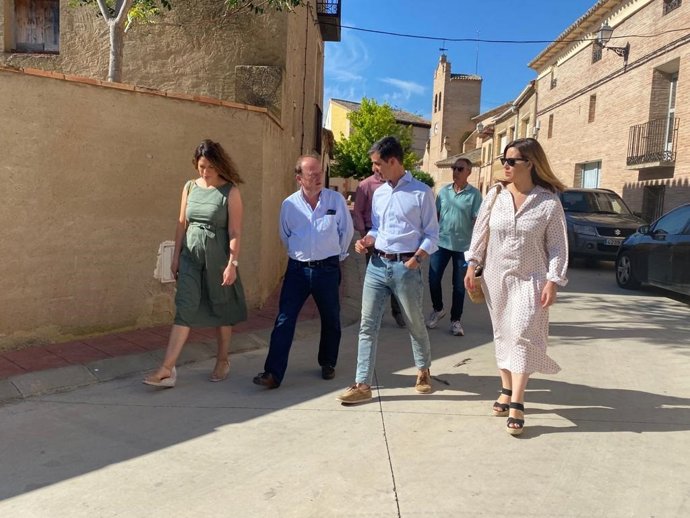 Los candidatos 'populares' al Congreso y al Senado en una visita a Bisimbre.