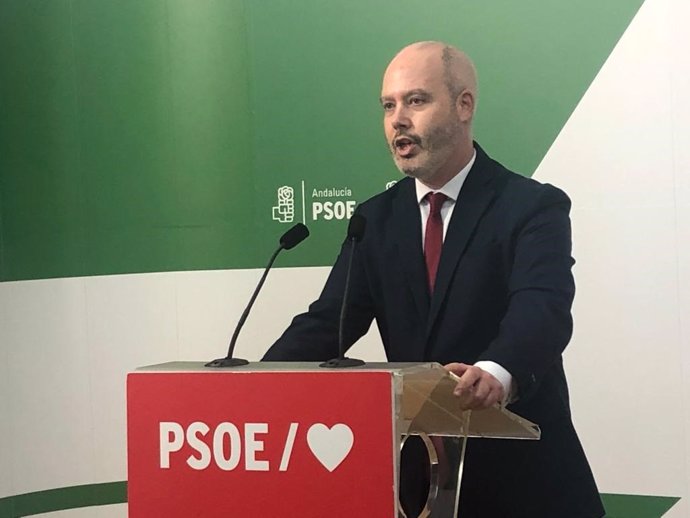 Archivo - El candidato del PSOE al Senado por cádiz y secretario general del partido en Cádiz capital, José Ramón Ortega 