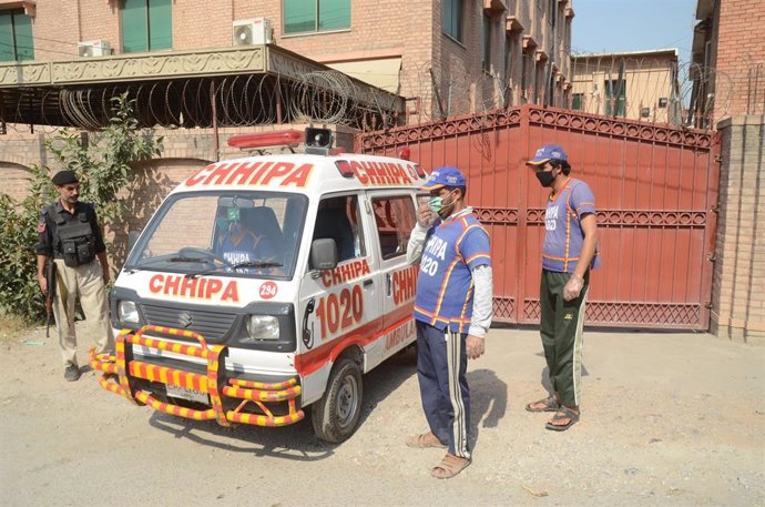 Archivo - Ambulancia en Pakistán