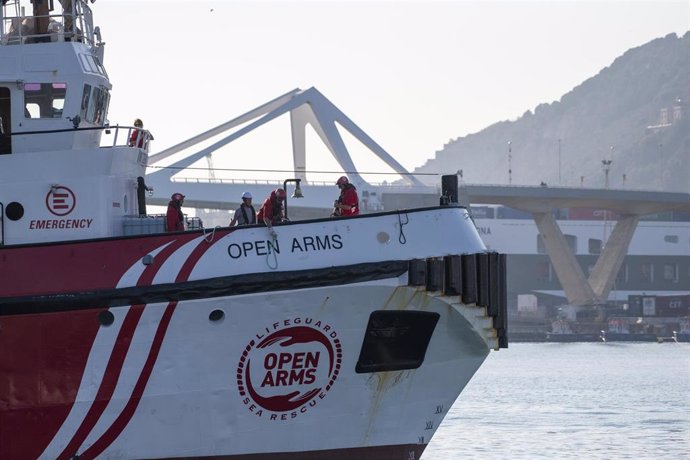 Archivo - Tripulación y voluntarios del barco de la ONG Proactiva Open Arms