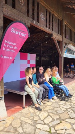 Miembros de Sumar en la presentación del programa en el Museo del Pueblo de Asturias
