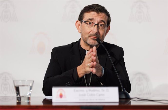 El recién nombrado arzobispo de Madrid, José Cobo, durante una rueda de prensa, en la Oficina de Medios de la Archidiócesis de Madrid, a 12 de junio de 2023, en Madrid (España). 