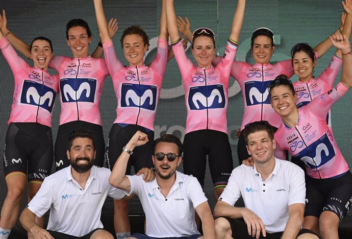 Annemiek van Vleuten y Movistar Team ganan el Giro Donne 2023.