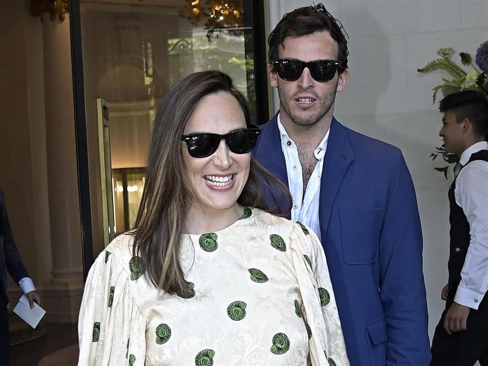 Tamara Falcó e Íñigo Onieva salen del Hotel Ritz donde han celebrado su Brunch post-boda