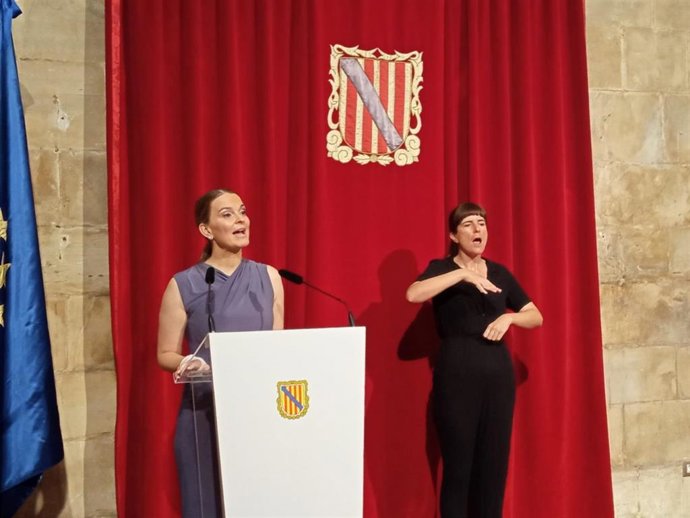 La presidenta del Govern, Marga Prohens, en el momento de presentar la composición del nuevo Ejecutivo en el Consolat de Mar.