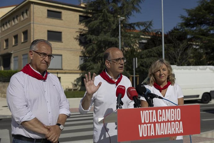 El cabeza de lista de UPN al Congreso de los Diputados, Alberto Catalán, durante el acto de campaña celebrado en Pamplona