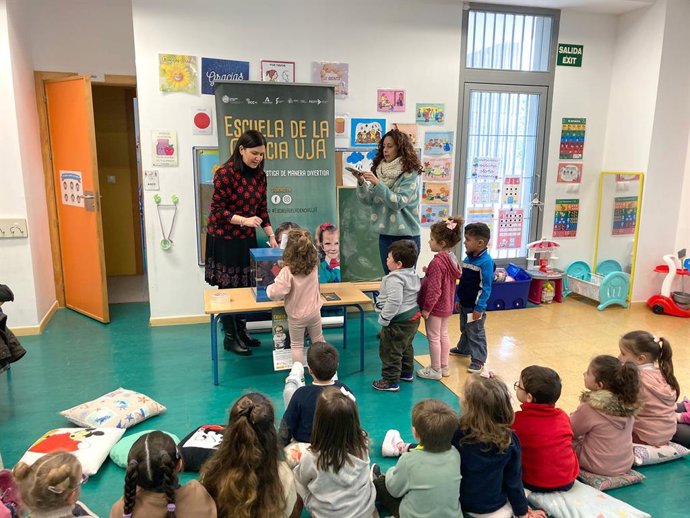 Uno de los talleres de la Escuela de la Ciencia.