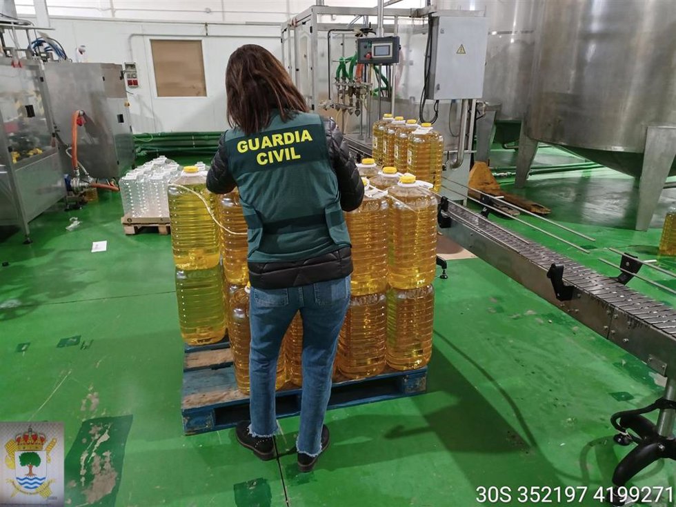 Investigación por comercialización fraudulenta de aceite de oliva en Córdoba.
