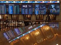 El Ibex 35 cotiza sin variación en la media sesión y aguanta los 9.200 puntos