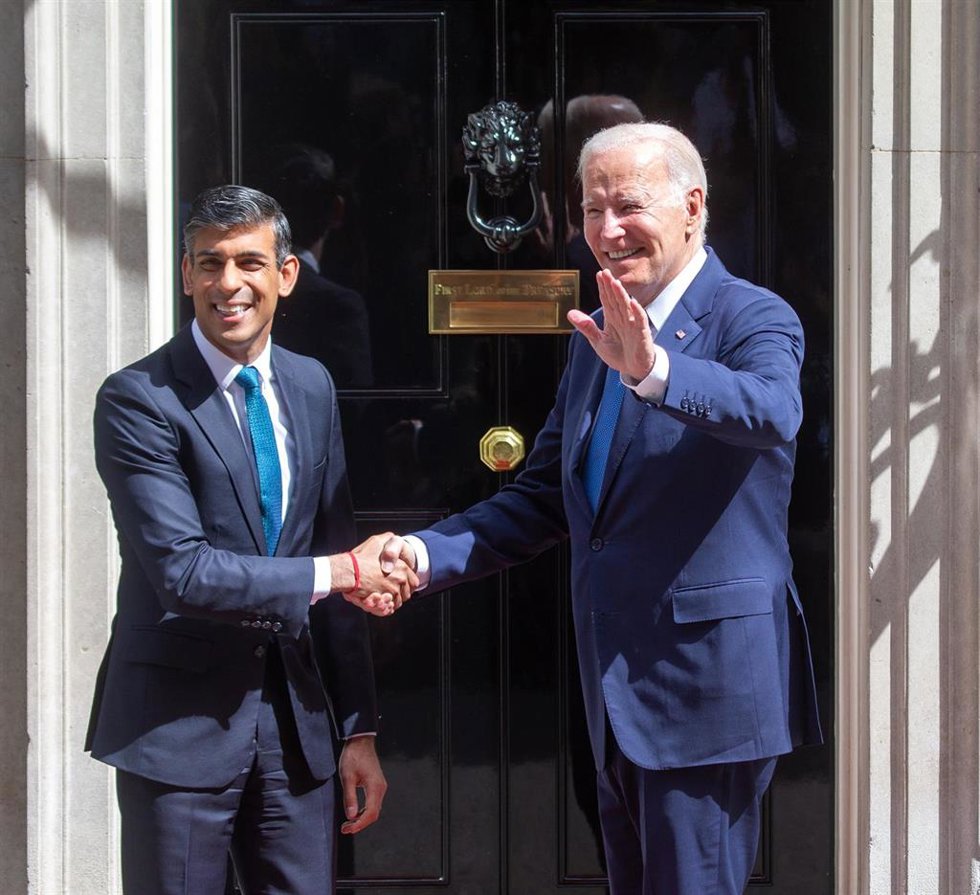 El primer ministro de Reino Unido, Rishi Sunak, recibe en Downing Street al presidente de Estados Unidos, Joe Biden