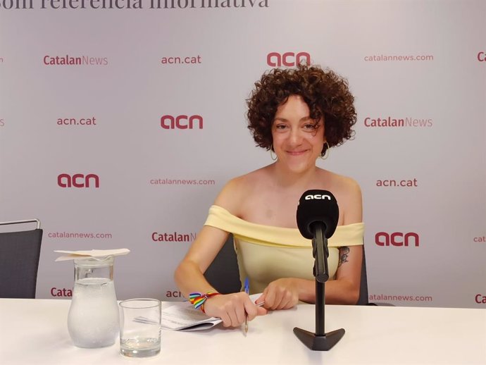 La candidata de Sumar-En Comú Podem al Congreso por Barcelona, Aina Vidal, en rueda de prensa.