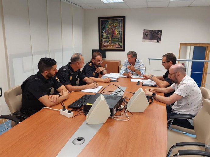 Reunión sobre seguridad ciudadana con la Asociación de Vecinos Torre del Concejo