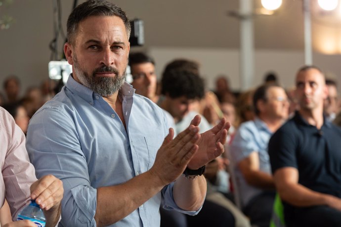 El líder de Vox y candidato a presidir el Gobierno, Santiago Abascal, interviene durante un acto de campaña electoral, en el Hotel Ilunion Las Lomas de Mérida, a 9 de julio de 2023, en Mérida, Badajoz, Extremadura (España). Mérida es uno de los numeroso