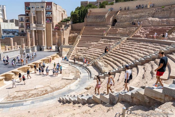 Archivo - Los afiliados en Murcia a la Seguridad Social en actividades vinculadas al turismo crecen un 4,6% en julio