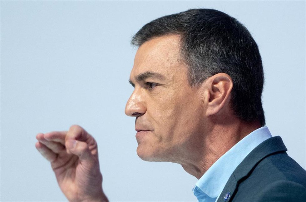 El secretario general del PSOE y presidente del Gobierno, Pedro Sánchez, interviene durante presentación del programa electoral del PSOE para las elecciones generales en Madrid, en el Espacio Próxima Estación, a 7 de julio de 2023, en Madrid (España). 