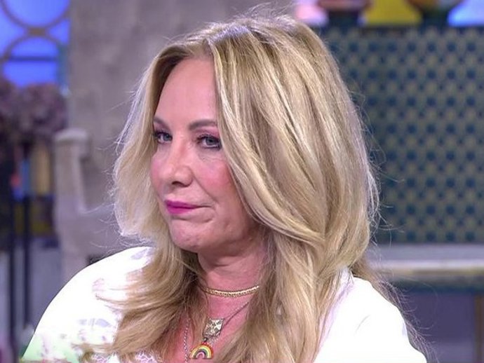 Belén Rodríguez ha anunciado en 'Fiesta' que ha roto con su pareja