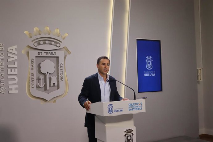 El primer teniente de alcalde de Urbanismo y Medioambiente y portavoz del equipo de Gobierno Municipal, Felipe Arias, en rueda de prensa.