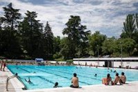 El Ayuntamiento de Madrid tiene abiertas 20 de sus 22 piscinas y duplica las entradas que pueden adquirirse en taquilla