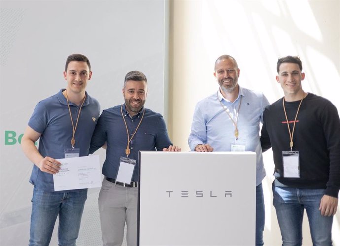 La empresa de Elda Awergy se alía con Tesla para instalar sus baterías en Alicante