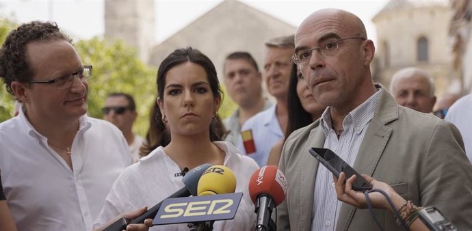 Jorge Buxadé, Pepa Millán y José Ramírez del Río.
