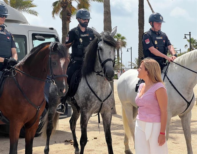 Bernabé pregunta a Mazón si quiere volver a Ley de Costas de 2013 que "era inconstitucional y en contra derecho europeo"