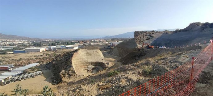 Trabajos previos a la excavación del túnel de Viator (Almería).